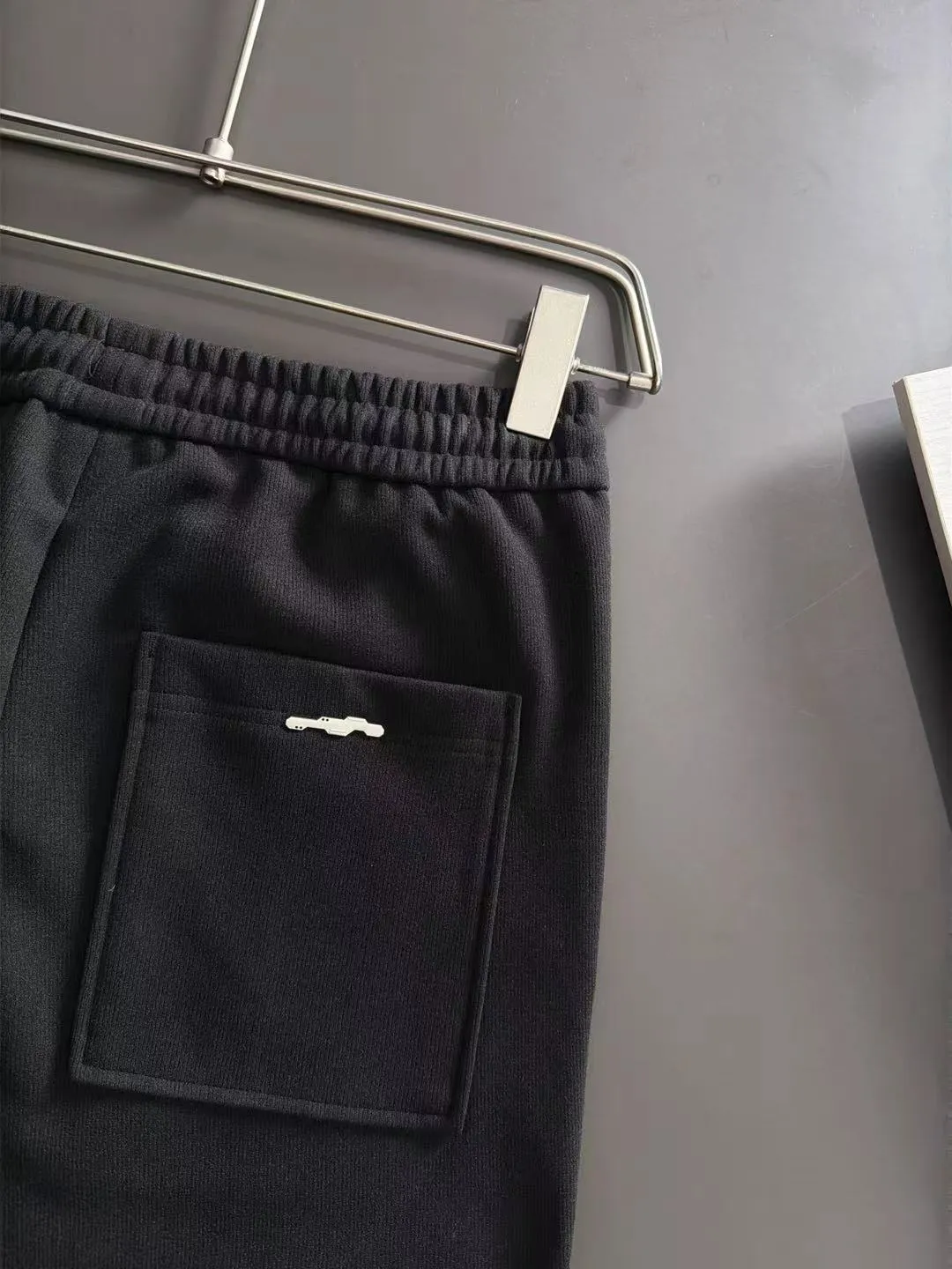 Next day shipping P360 Big Goose 2025 new autumn elastic band casual pants, thick counter-customized fabrics, high breathability and comfort, impeccable details, brand element design concept, reflecting high quality. It feels delicate and soft! It presents a casual cut and the upper body shape is great! Size: M-3XL